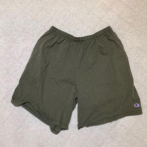 CHAMPION - stretchy khaki green shorts XL